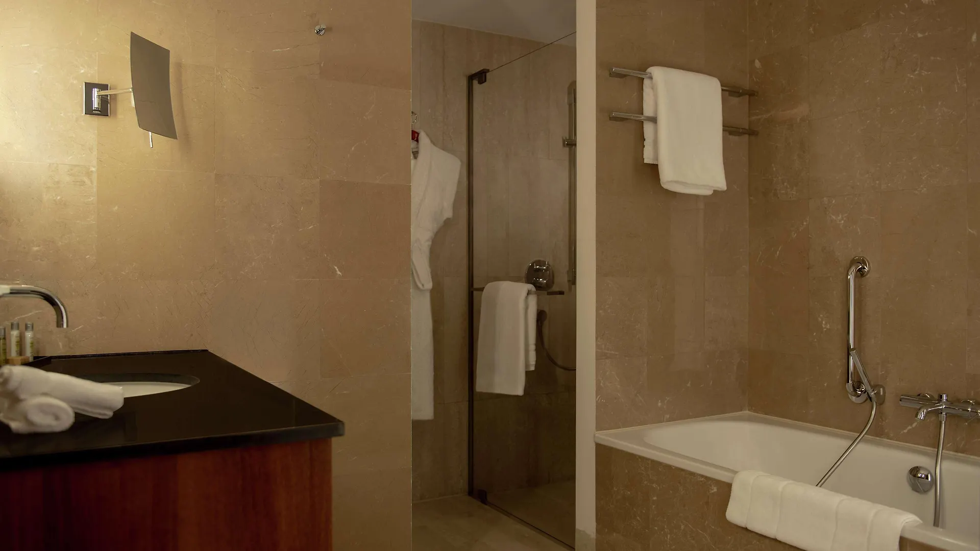 Hilton Beirut Downtown Otel Lübnan