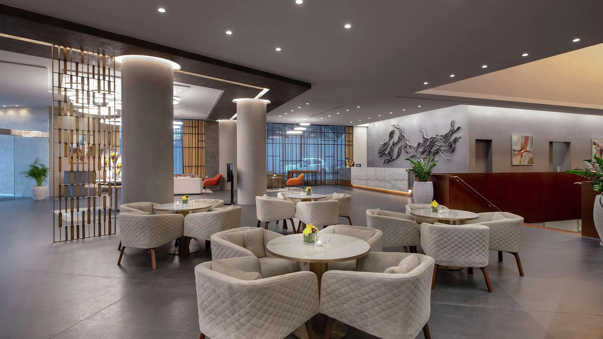 Hilton Beirut Downtown Otel 4*,  Lübnan