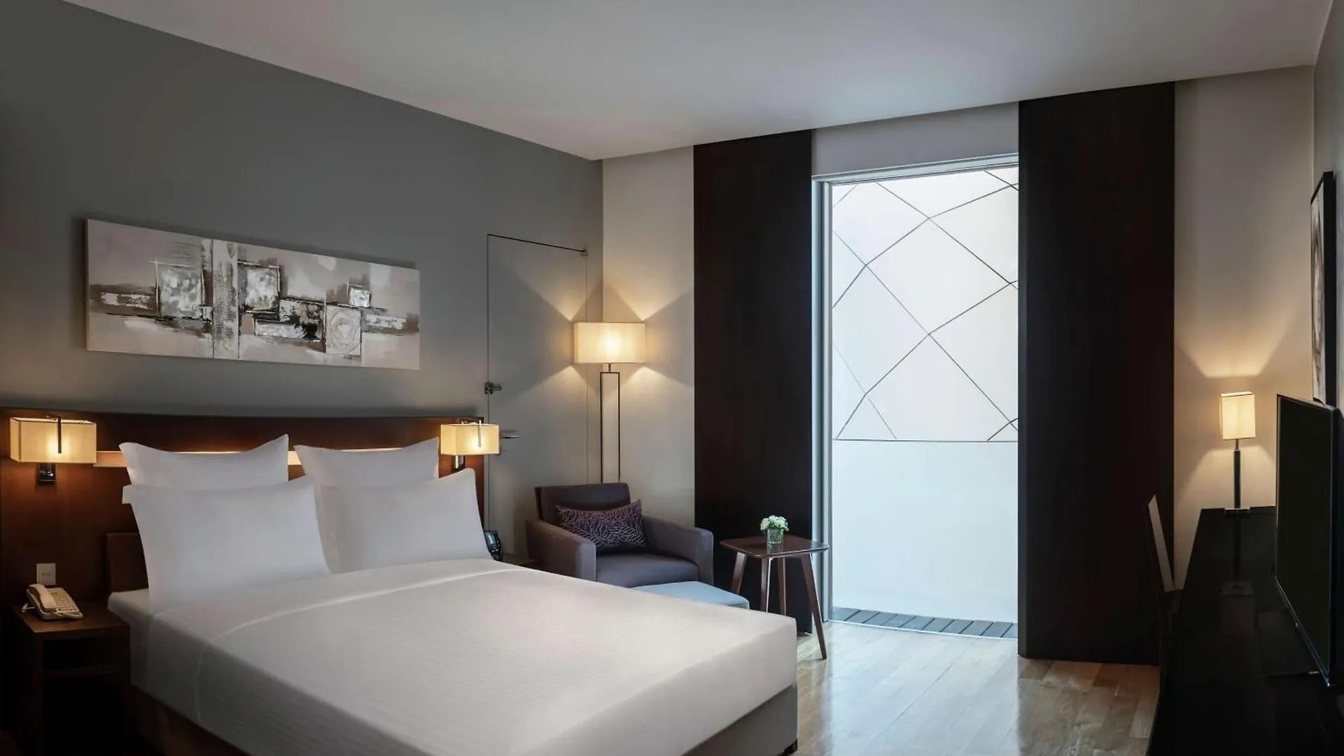 Hilton Beirut Downtown Otel