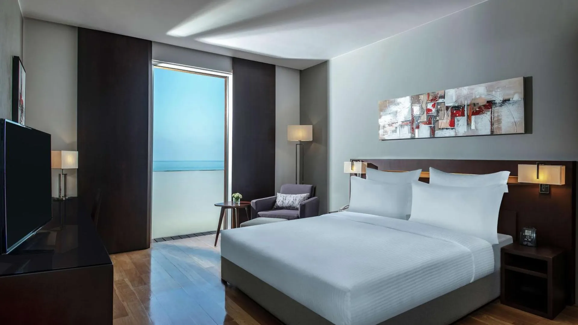 Hilton Beirut Downtown Otel 4*,