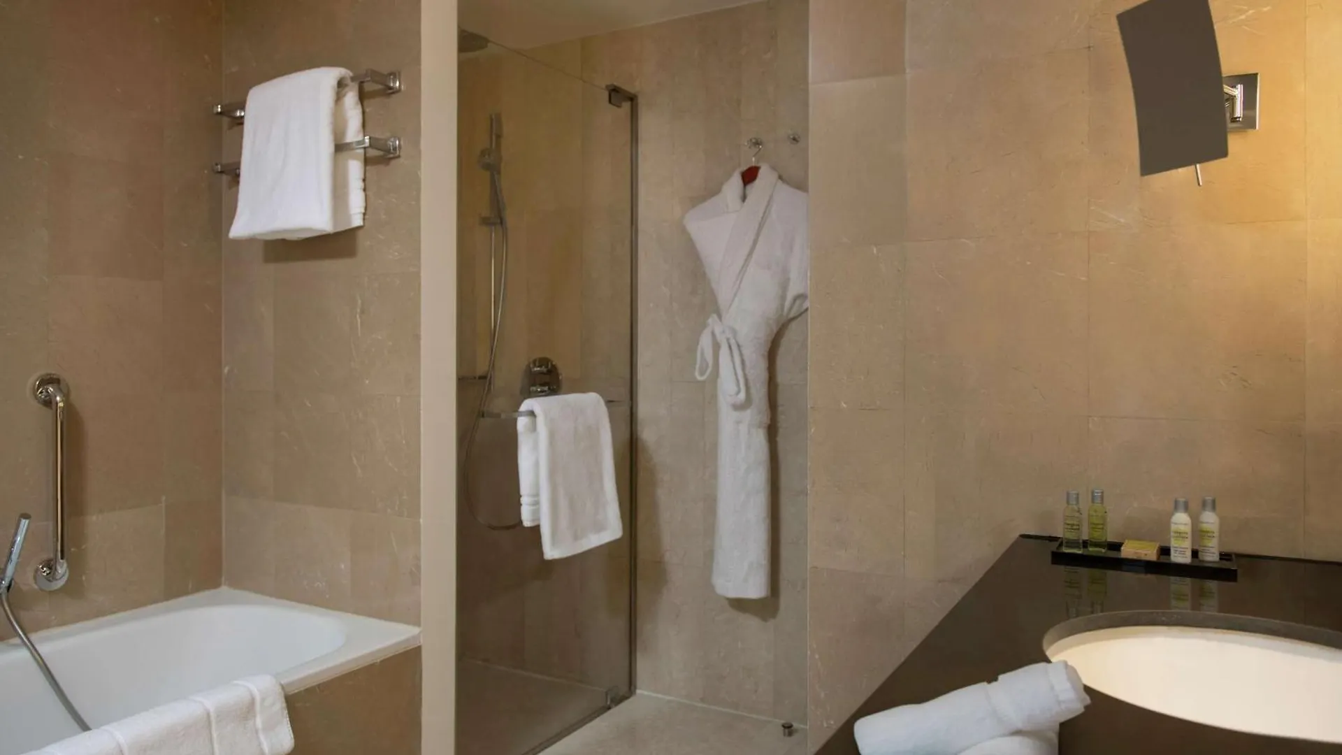 Hilton Beirut Downtown Otel