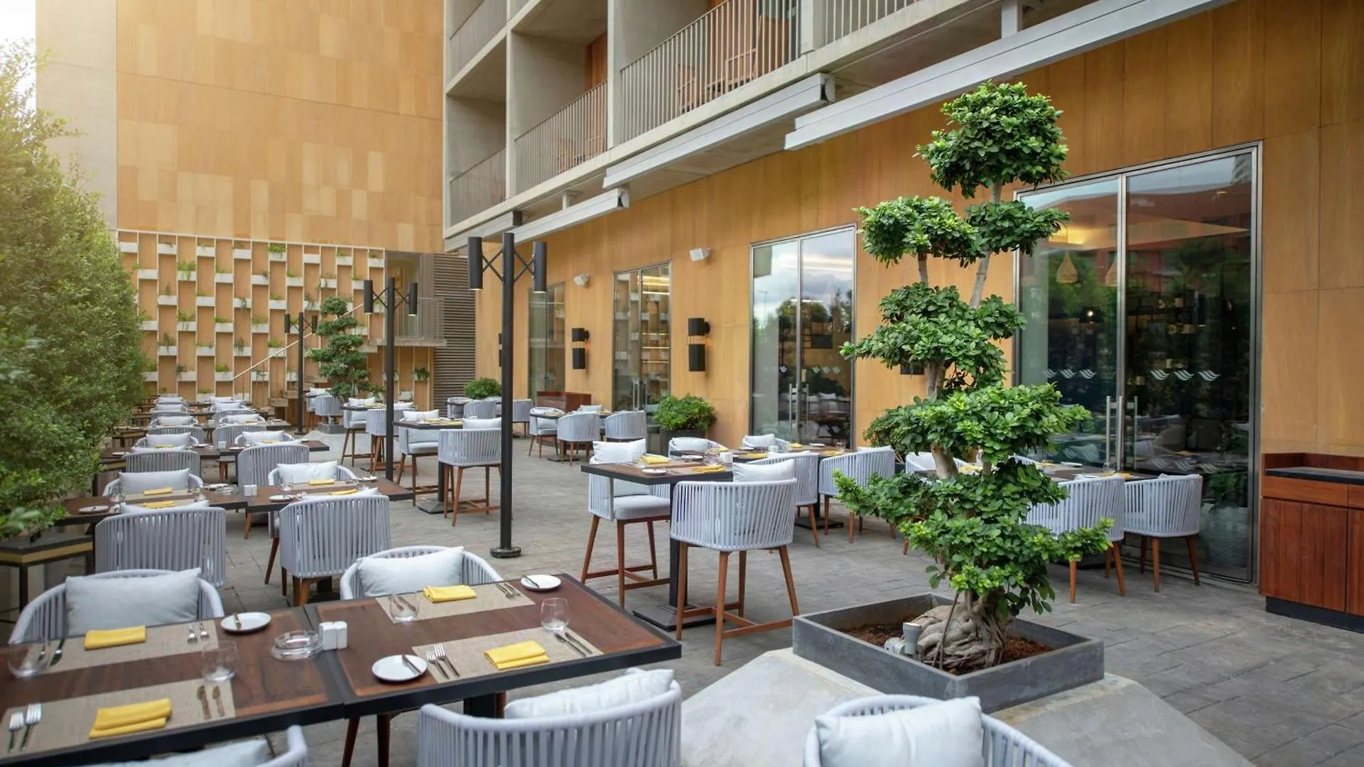 Hilton Beirut Downtown Otel